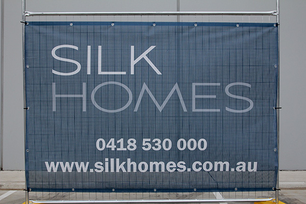 Mesh Banner With Logo